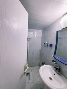 64 متر/ فاز 3 / پردیسان/ گلستان /بسیار تمیز و مرتب