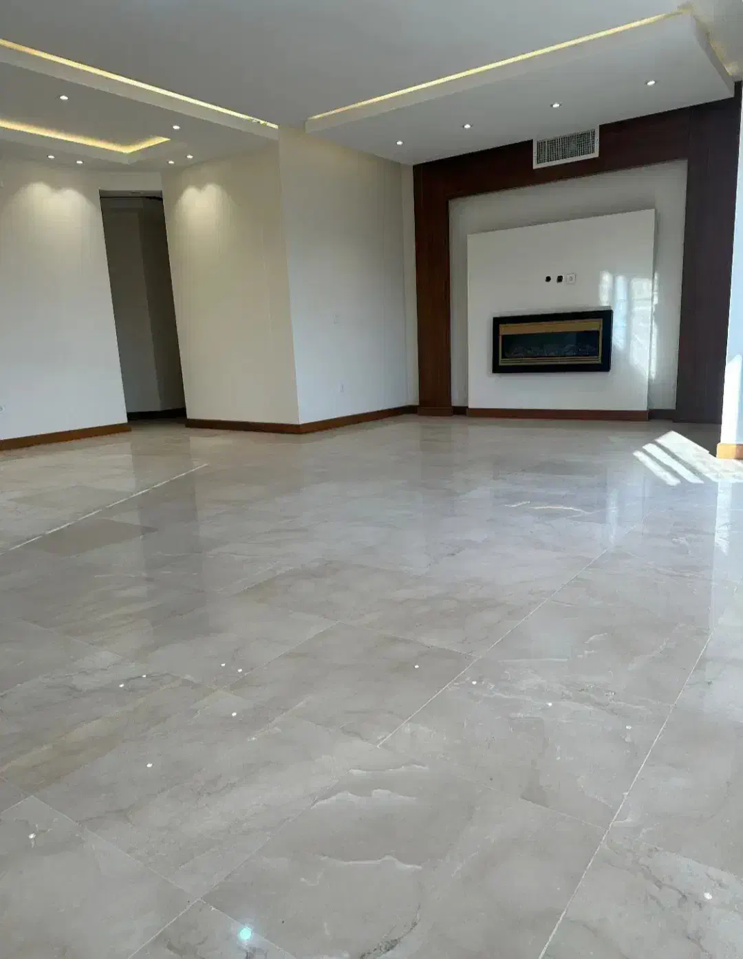 ۲۰۰ متر ویلایی/سه طبقه تک واحدی دربست یا جداگانه