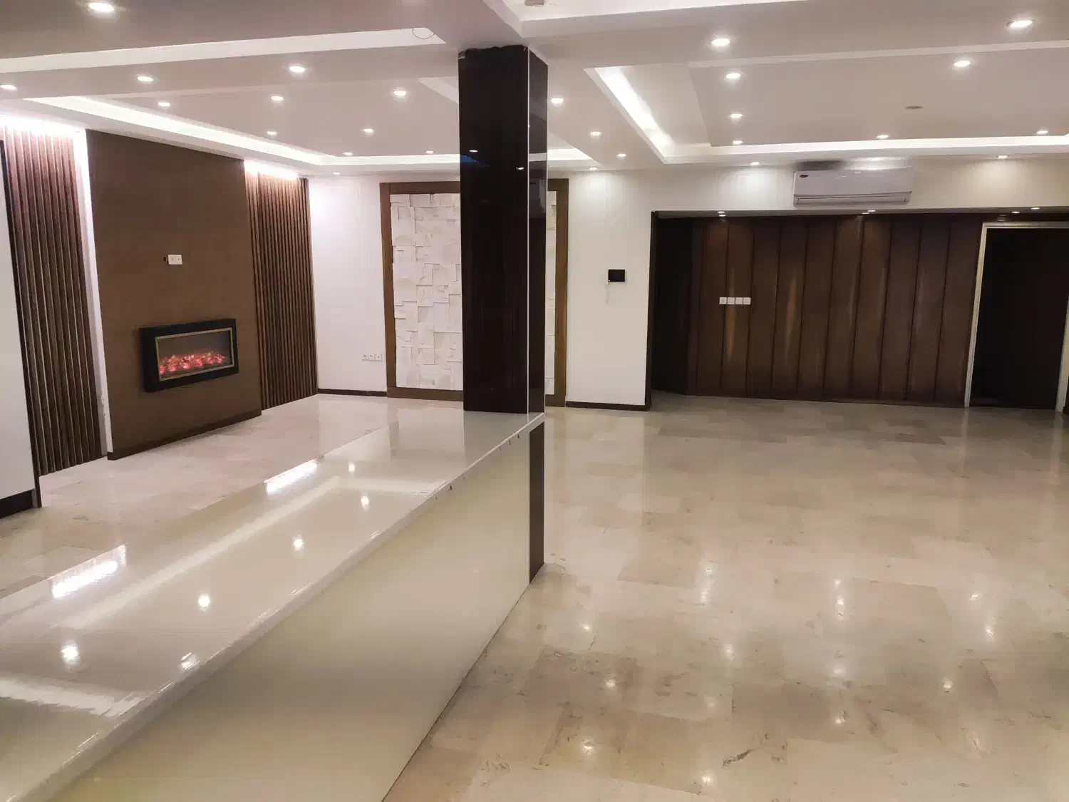 ۲۰۰ متر ، سونا و جکوزی ، دربست یا جداگانه با روف