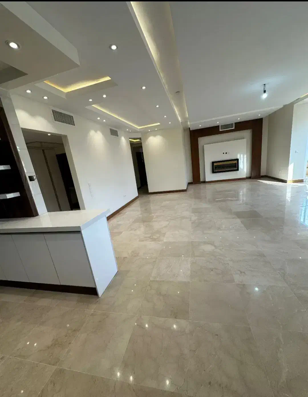 ۲۰۰ متر ویلایی/سه طبقه تک واحدی دربست یا جداگانه