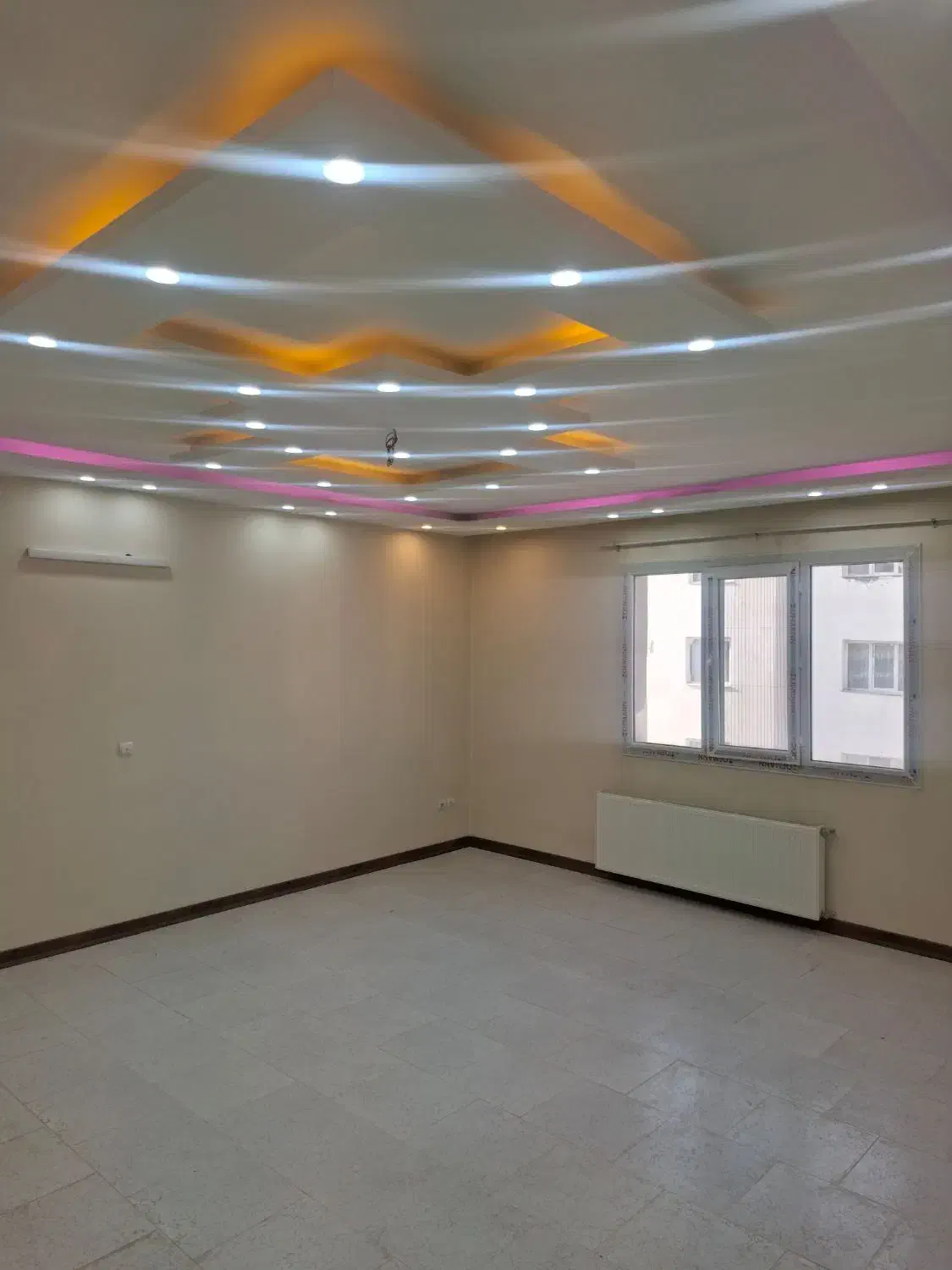 فاز8 اجاره 121 متری سه خواب