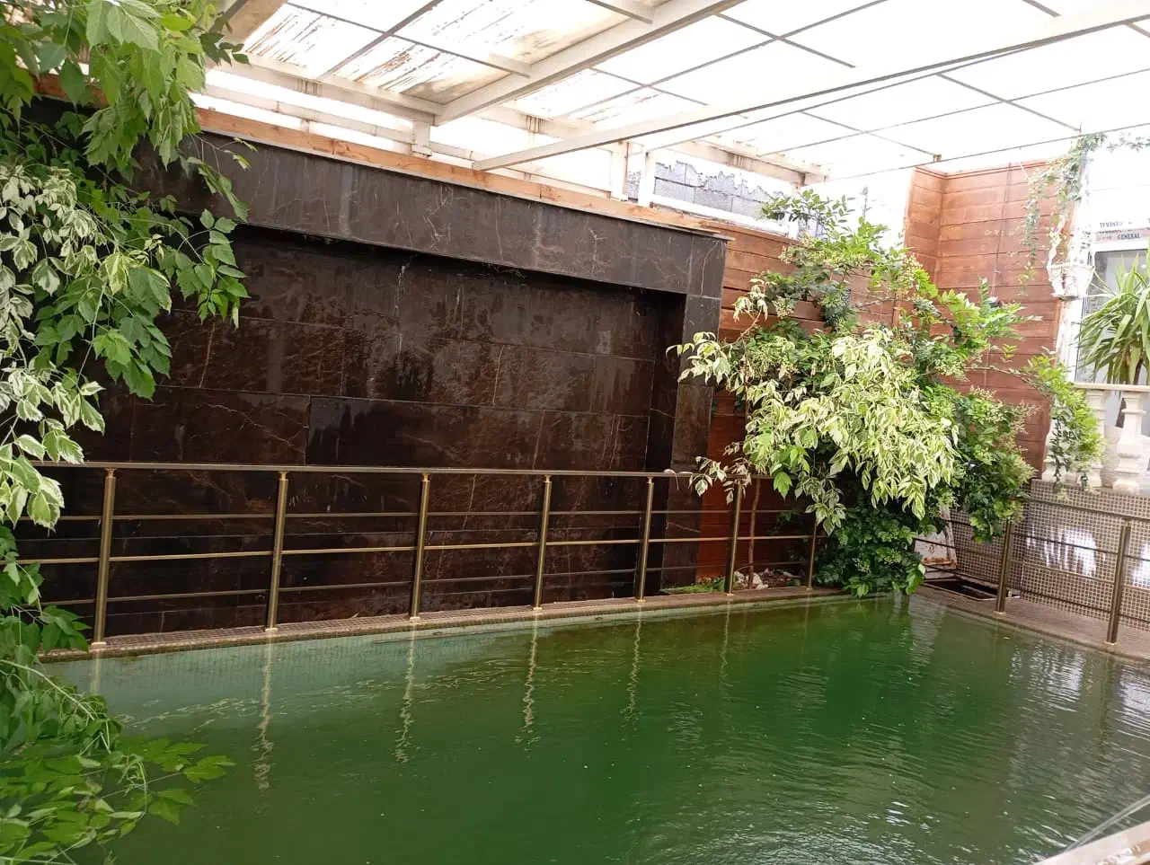 ویلایی اجاره/ ۳۰۰ متر/ ۲ خواب/ فاز ۱