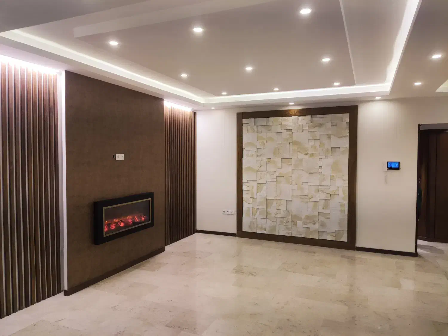 ۲۰۰ متر ، سونا و جکوزی ، دربست یا جداگانه با روف