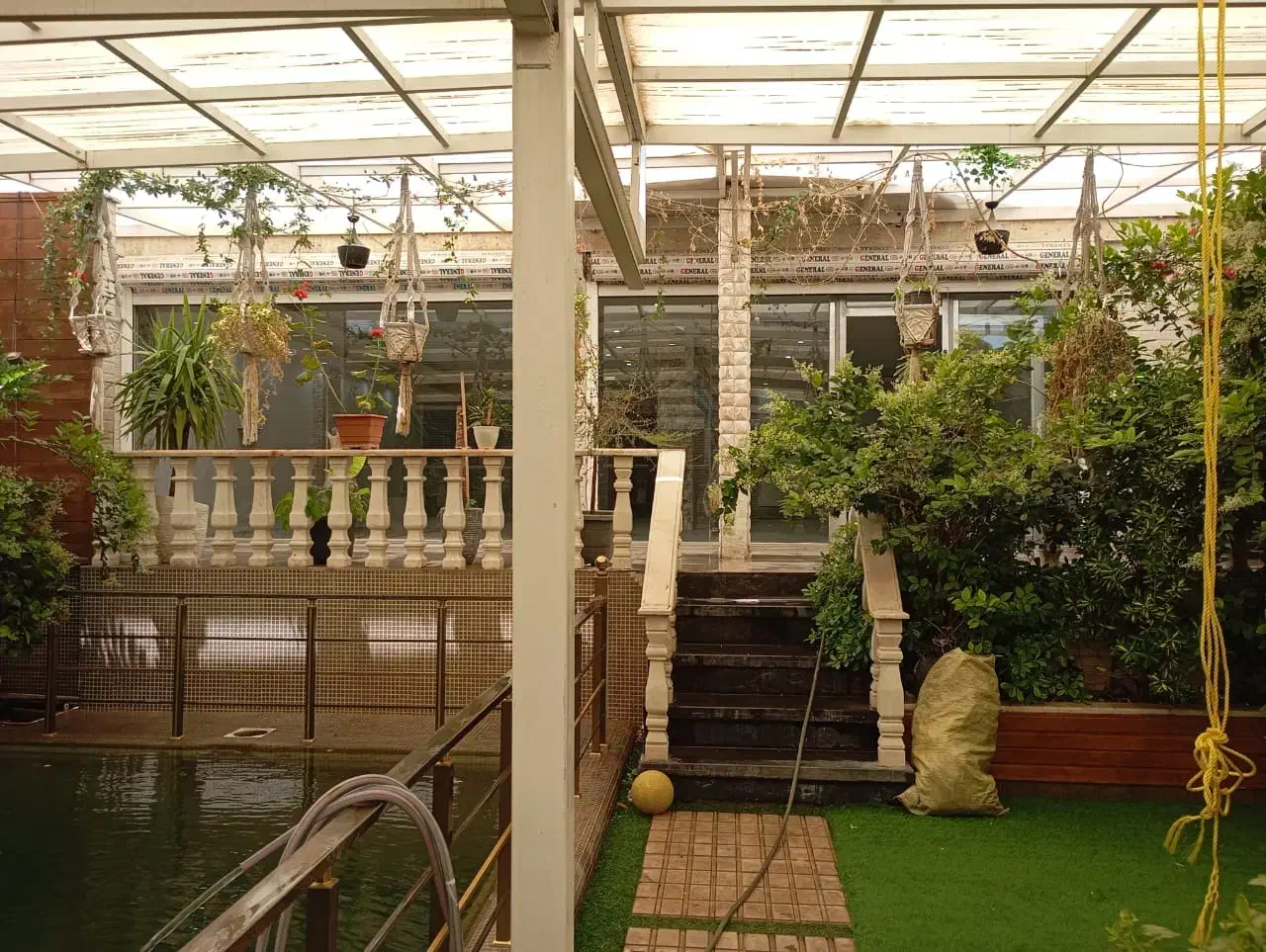 ویلایی اجاره/ ۳۰۰ متر/ ۲ خواب/ فاز ۱