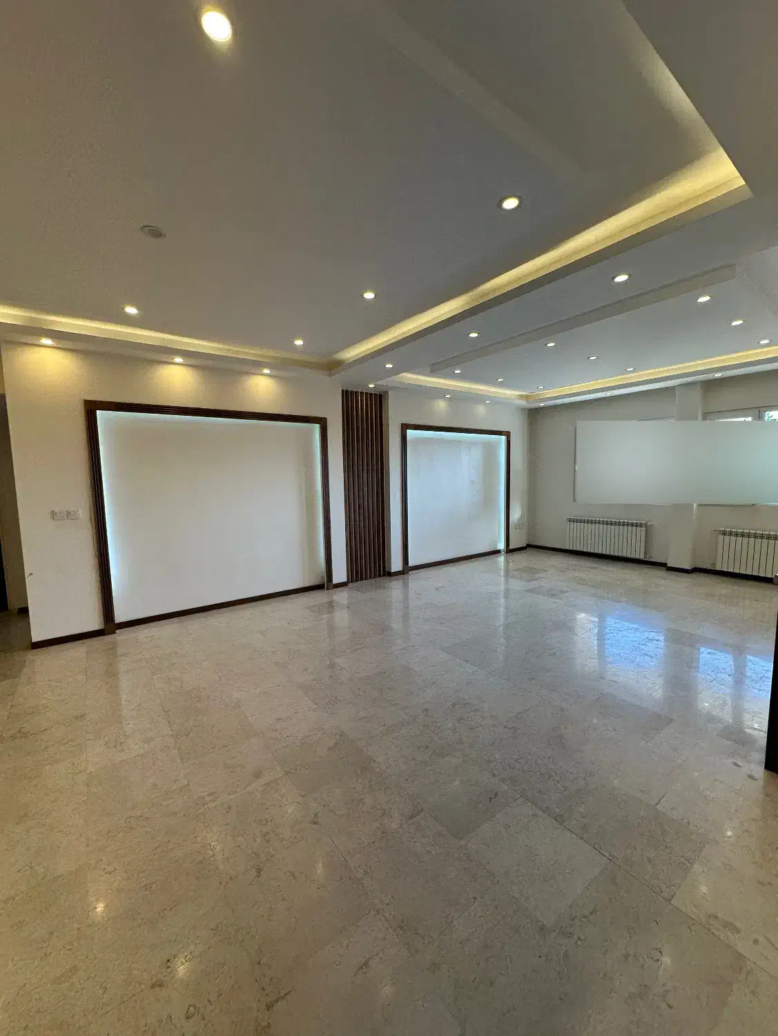 ۱۹۰ متر/۳ خوابه/نوساز/جکوزی/روف دار