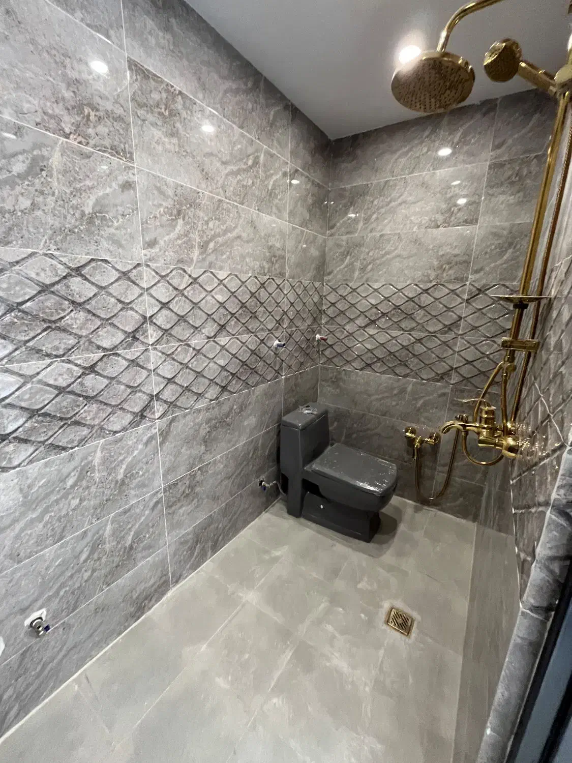 پردیس ۱۲۱متر اپارتمان نوساز فول فاز۲محله۲