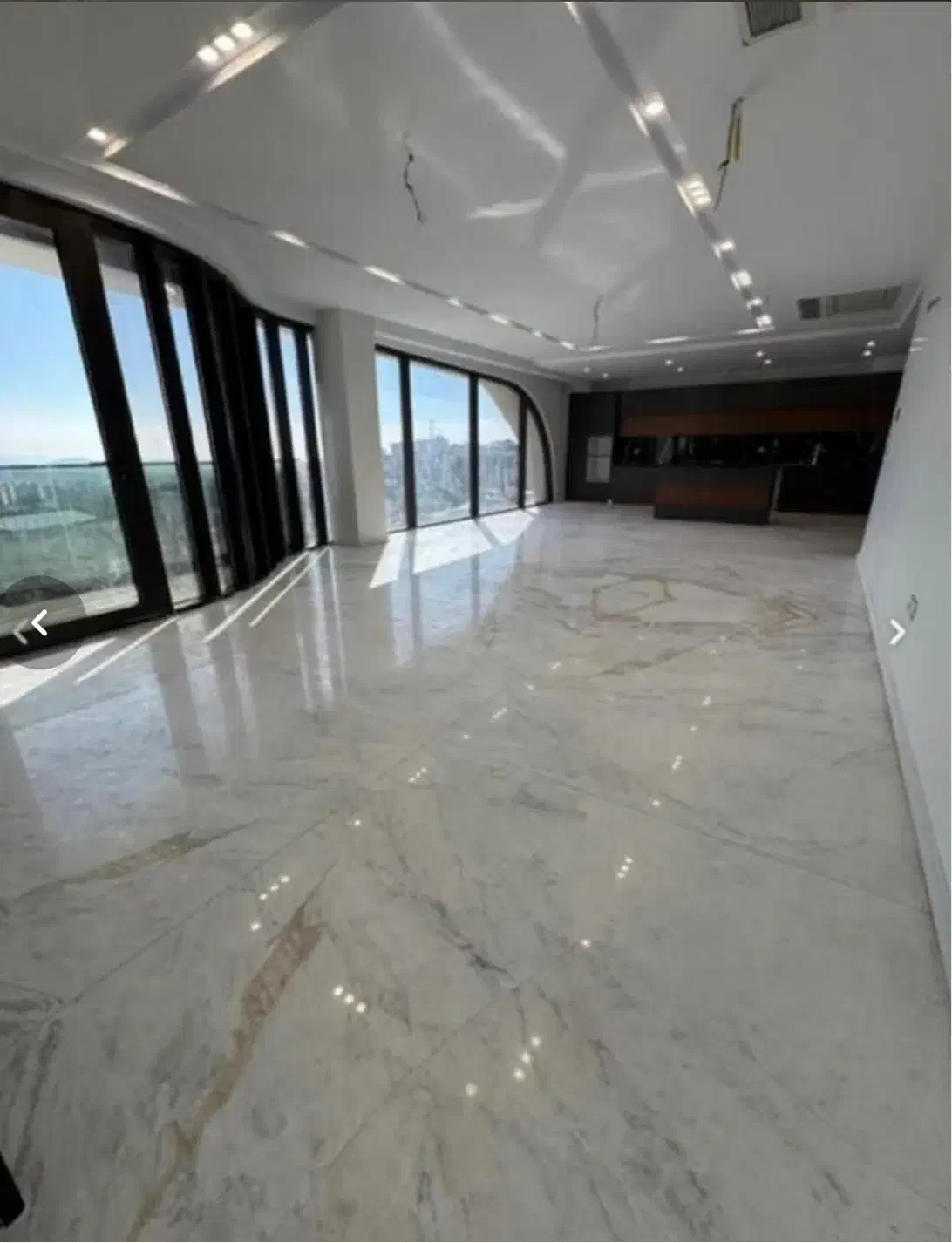 آپارتمانی برند اجاره/ ۲۱۰ متر/ ۳ خواب/ فاز ۱