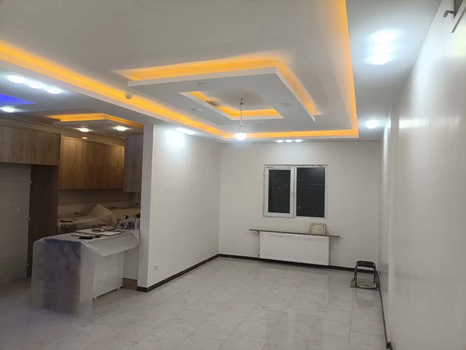 توضیحات املاک ویهان ۷ زون۲ کلید نخورده نوساز طبقه چهارم رهن کامل غیر قابل تبدیل بلوک سر درب ورودی شیک لابی لاکچری مالک محترم موارد مشابه موجود است: زون۱/۲/۳/۴/۵ کارشناس منطقه:خانم محمدی