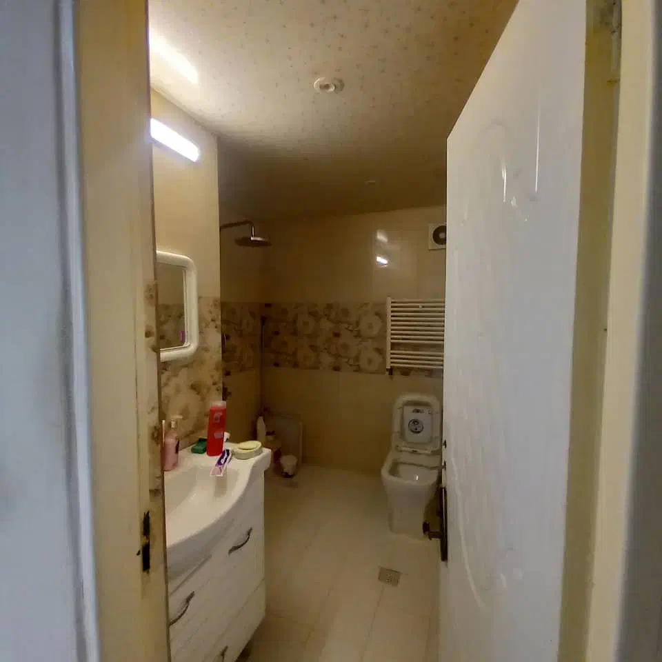 اجاره آپارتمان ۱۰۰ متری ۲ خوابه طبقه ۴ در فاز ۱