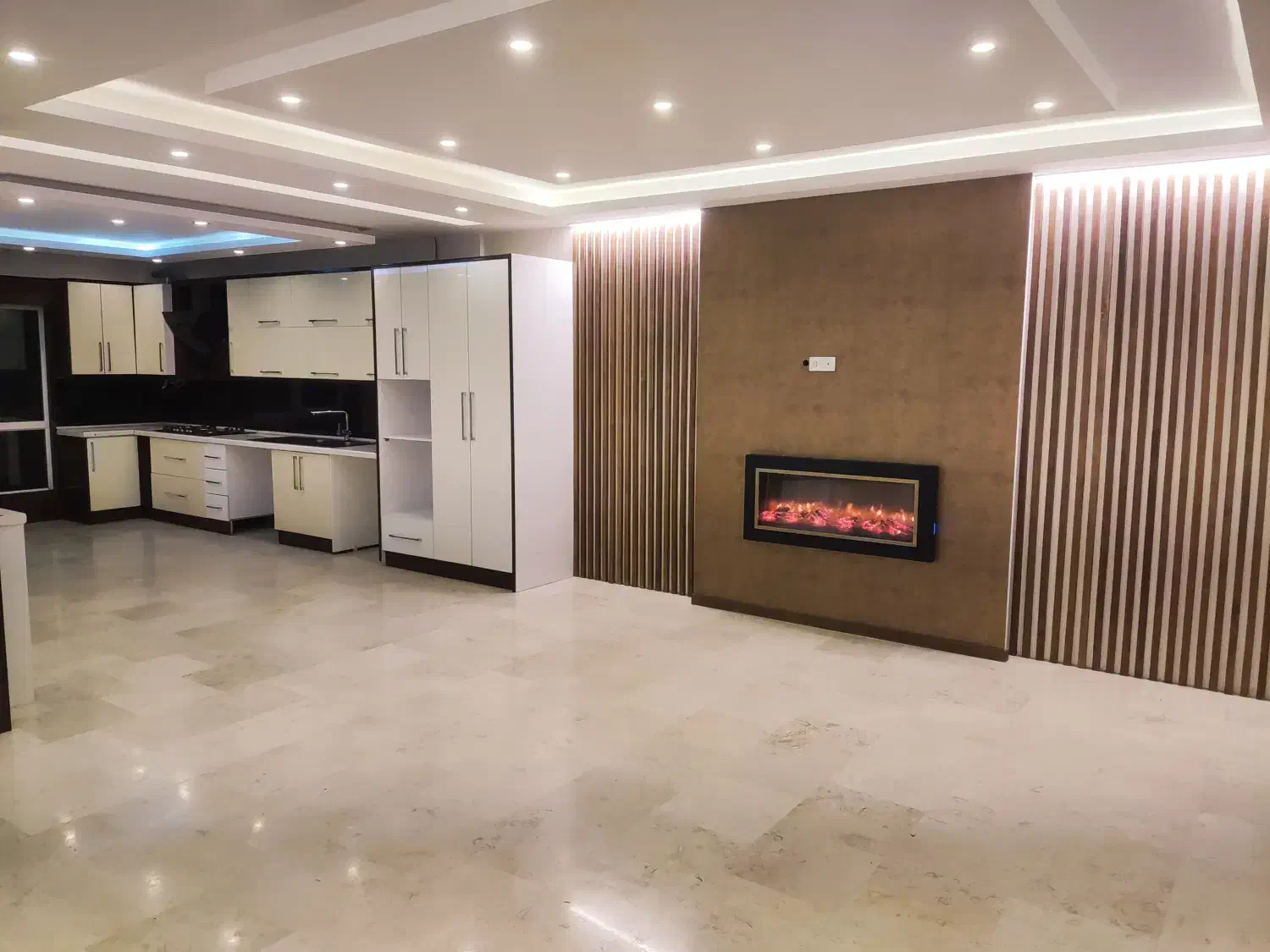 ۲۰۰ متر ، سونا و جکوزی ، دربست یا جداگانه با روف