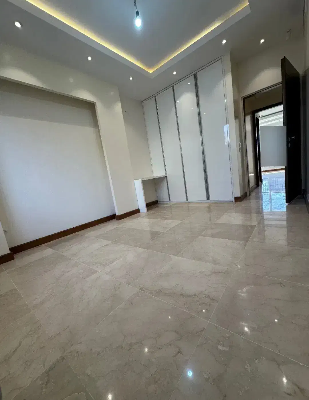 ۲۰۰ متر ویلایی/سه طبقه تک واحدی دربست یا جداگانه