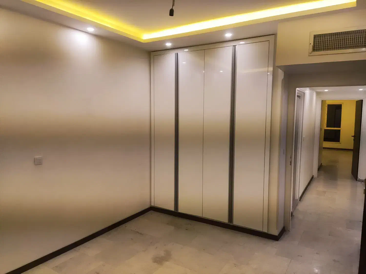 ۲۰۰ متر ، سونا و جکوزی ، دربست یا جداگانه با روف