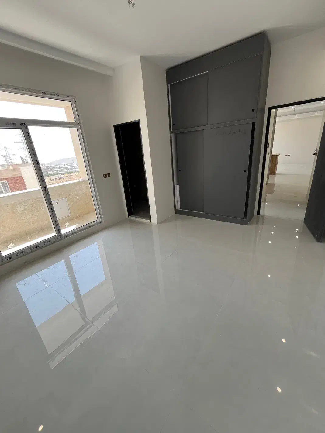 پردیس ۱۲۱متر اپارتمان نوساز فول فاز۲محله۲