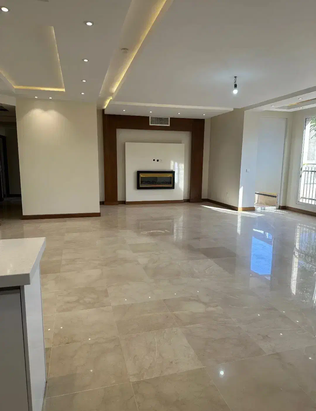 ۲۰۰ متر ویلایی/سه طبقه تک واحدی دربست یا جداگانه