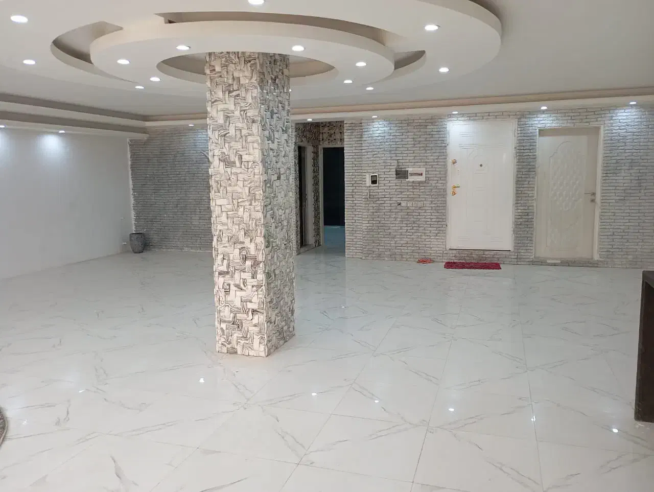 ویلایی اجاره/ ۳۰۰ متر/ ۲ خواب/ فاز ۱