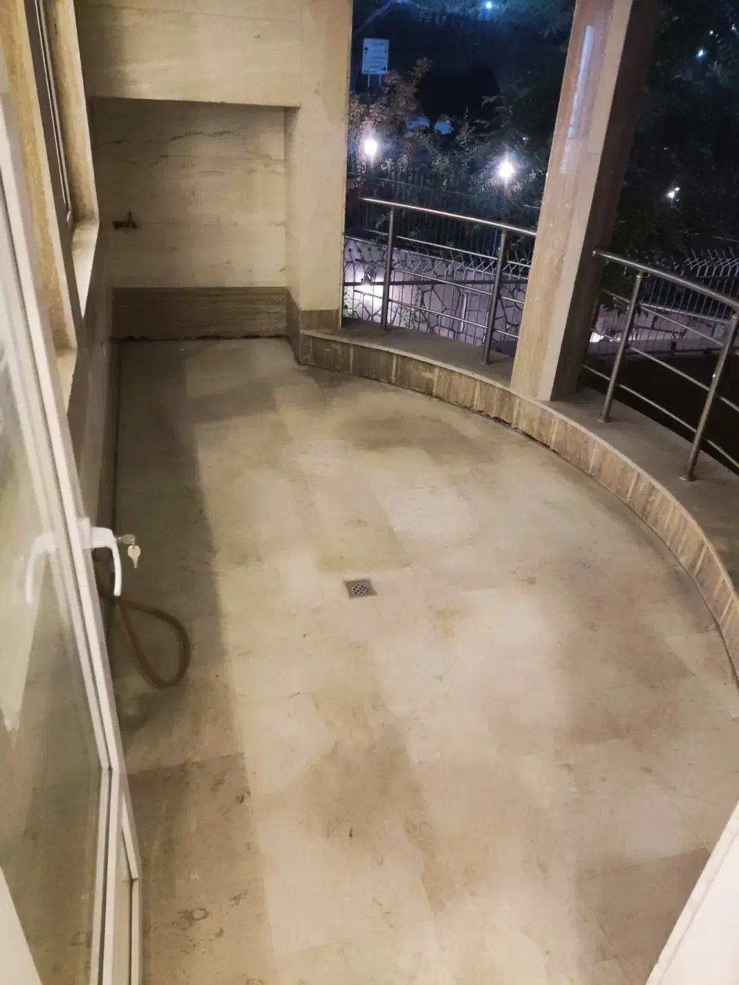 ۲۰۰ متر ، سونا و جکوزی ، دربست یا جداگانه با روف